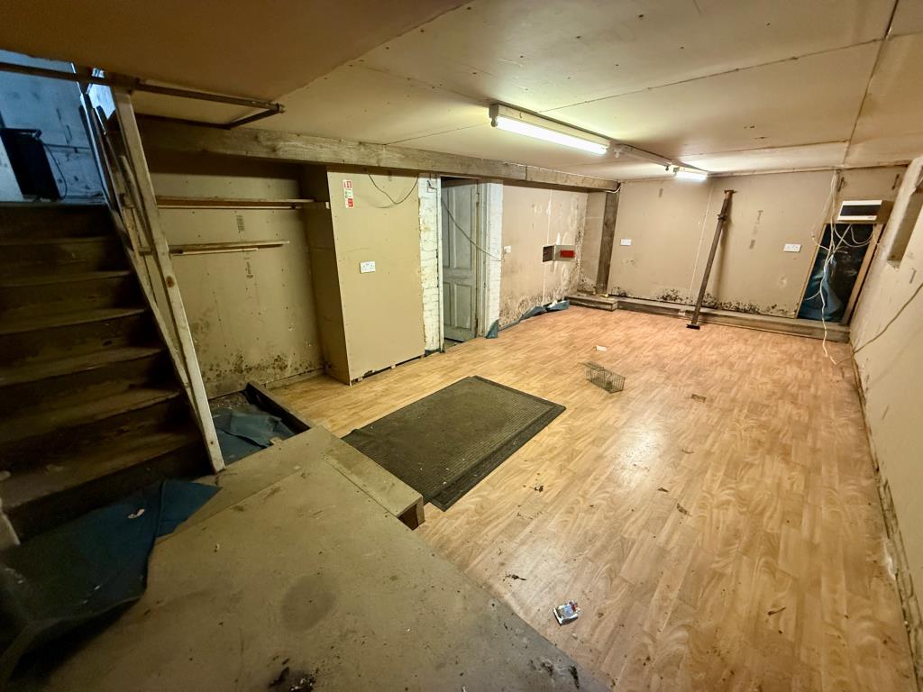 Lot: 84 - VACANT MIXED USE BUILDING IN TOWN CENTRE - Basement